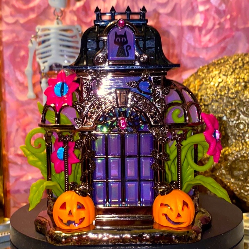 NWT B&BW Halloween Wallflower Plug In Projector
